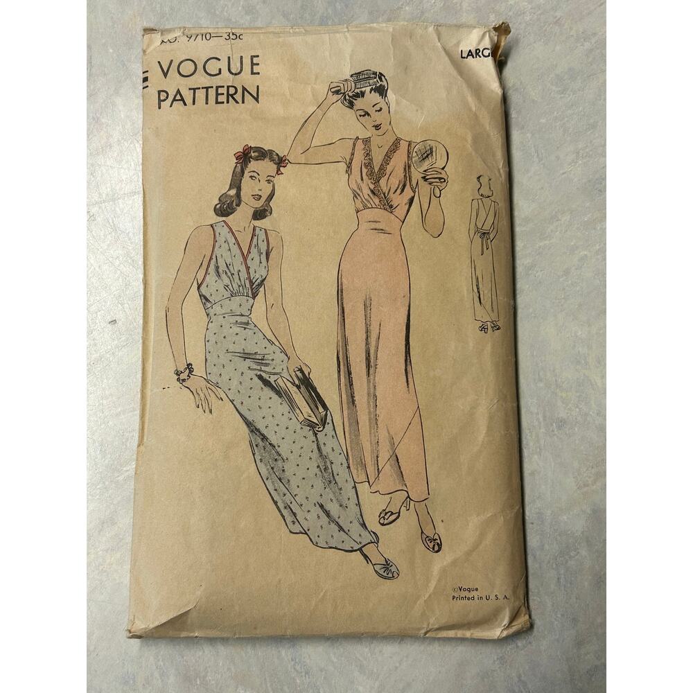 Vintage 40's Vogue Pattern #9710 "Easy to Make" Nightgown‎ WWII Era Size L HTF